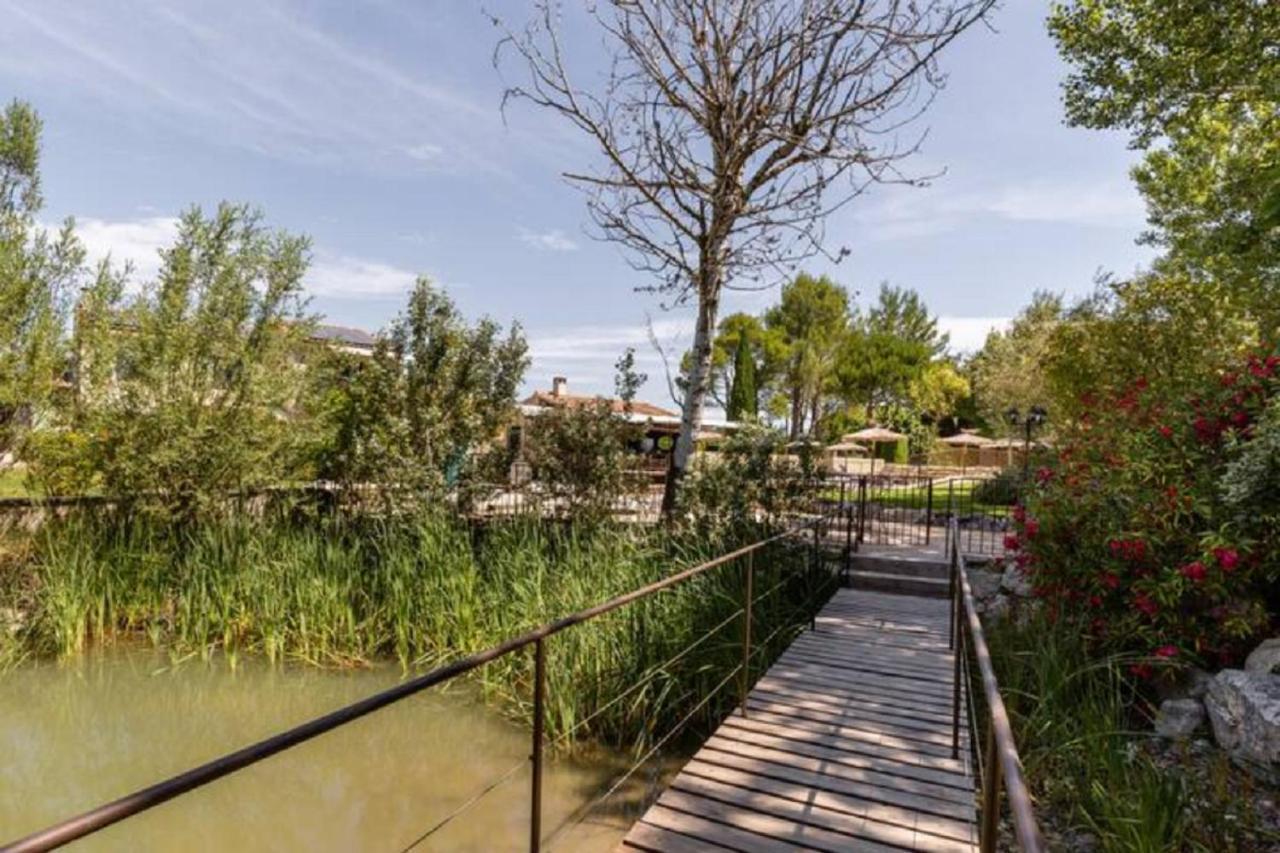 La Bastide De L Etang Apartment L'Isle-sur-la-Sorgue Bagian luar foto