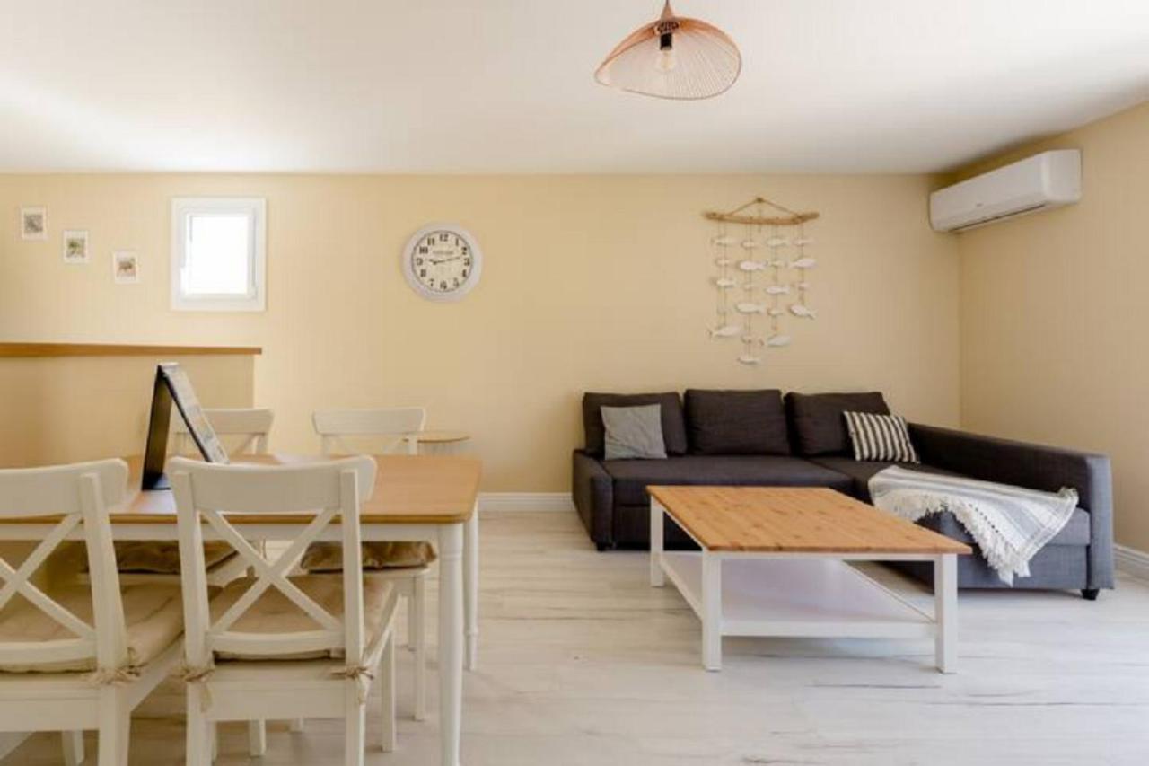 La Bastide De L Etang Apartment L'Isle-sur-la-Sorgue Bagian luar foto